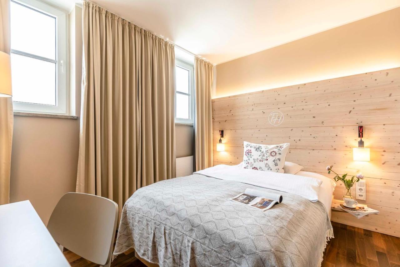 Feldmochinger Hof 4* Munich
