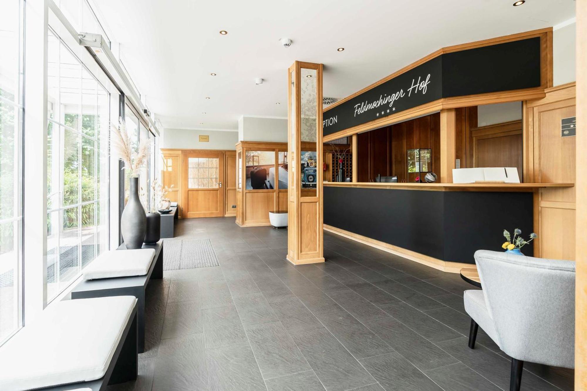 Feldmochinger Hof 4*