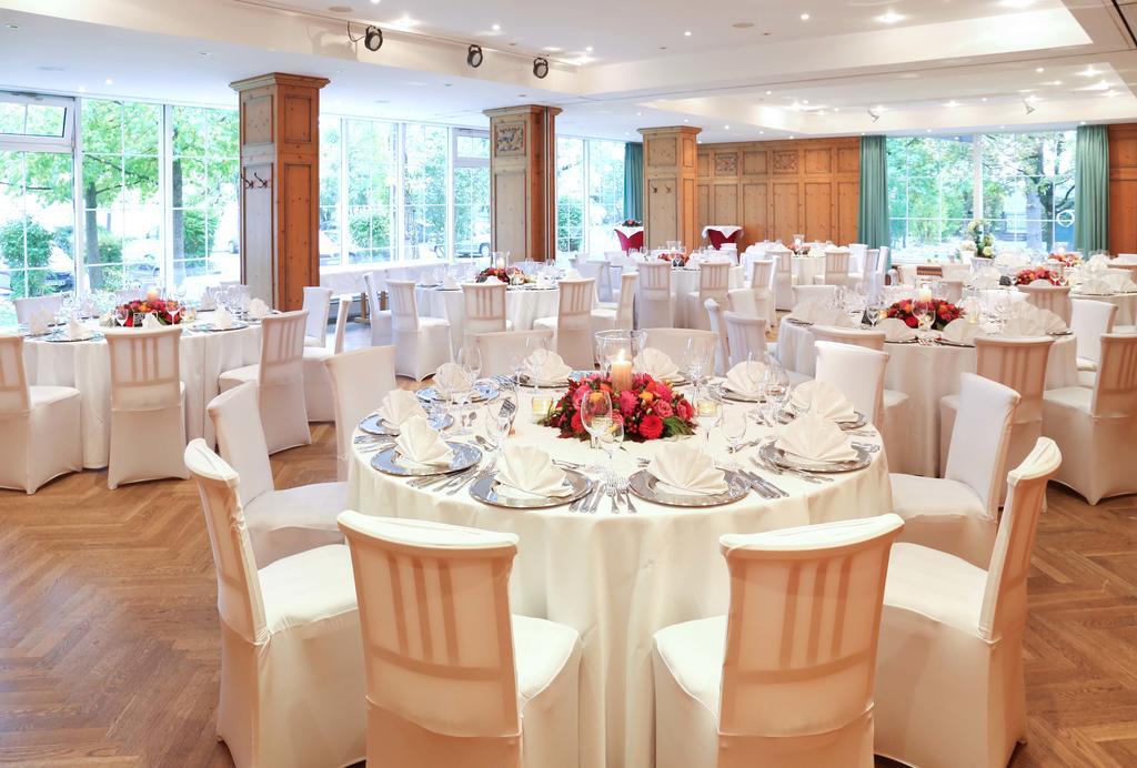 Feldmochinger Hof 4* Munich