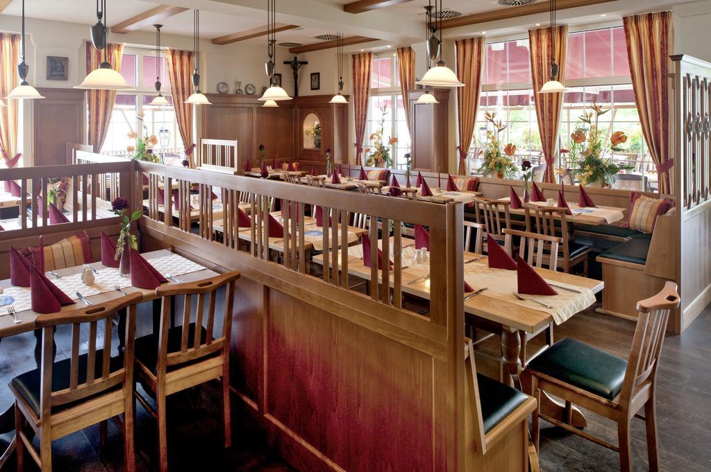 Hotel Feldmochinger Hof 4*