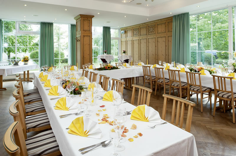Feldmochinger Hof 4*